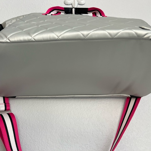 IHKWIP Convertible Getaway Duffle Bag - Picture 5 of 15